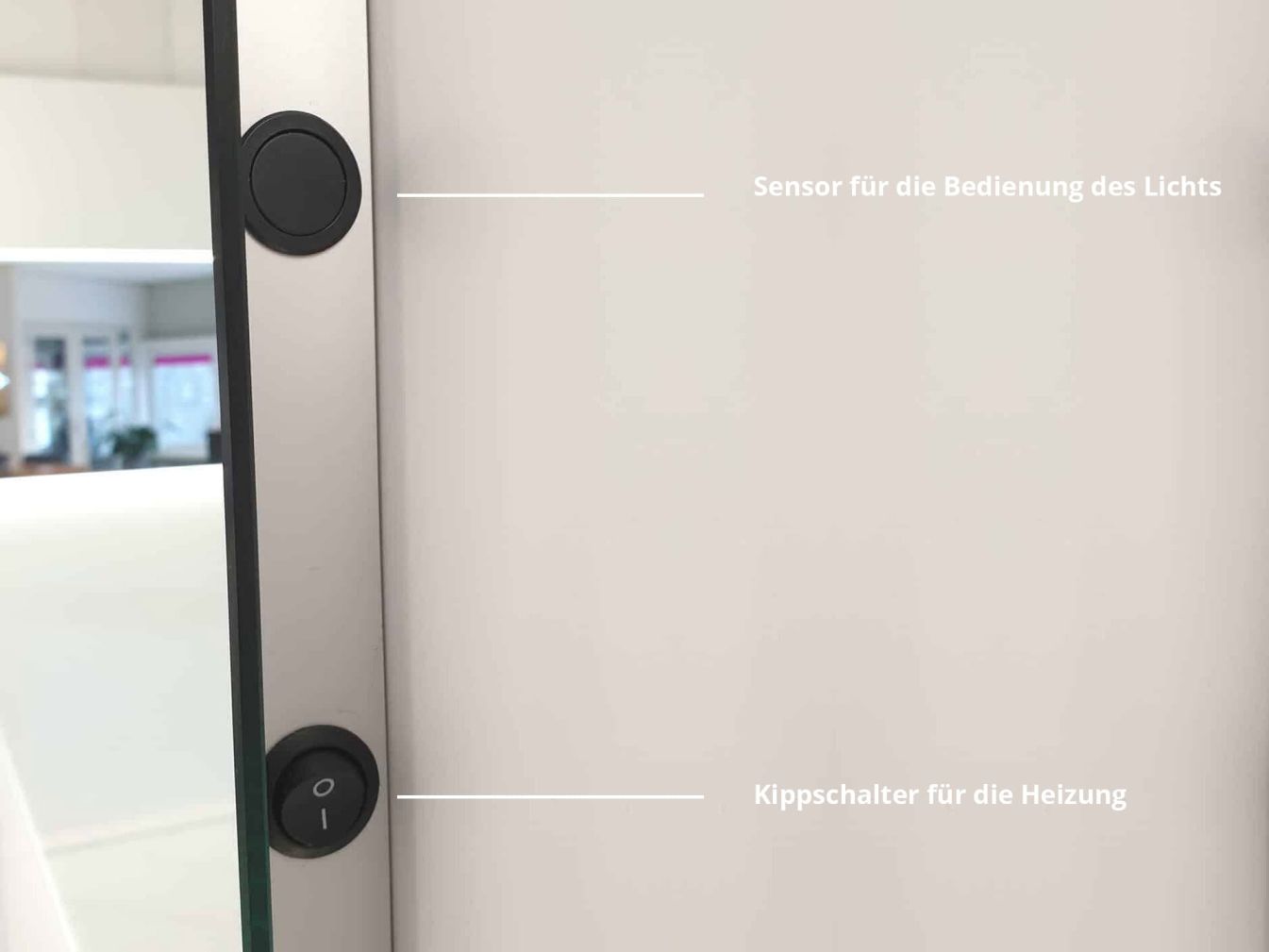 Badspiegel mit Sandstrahlung und Digitaluhr