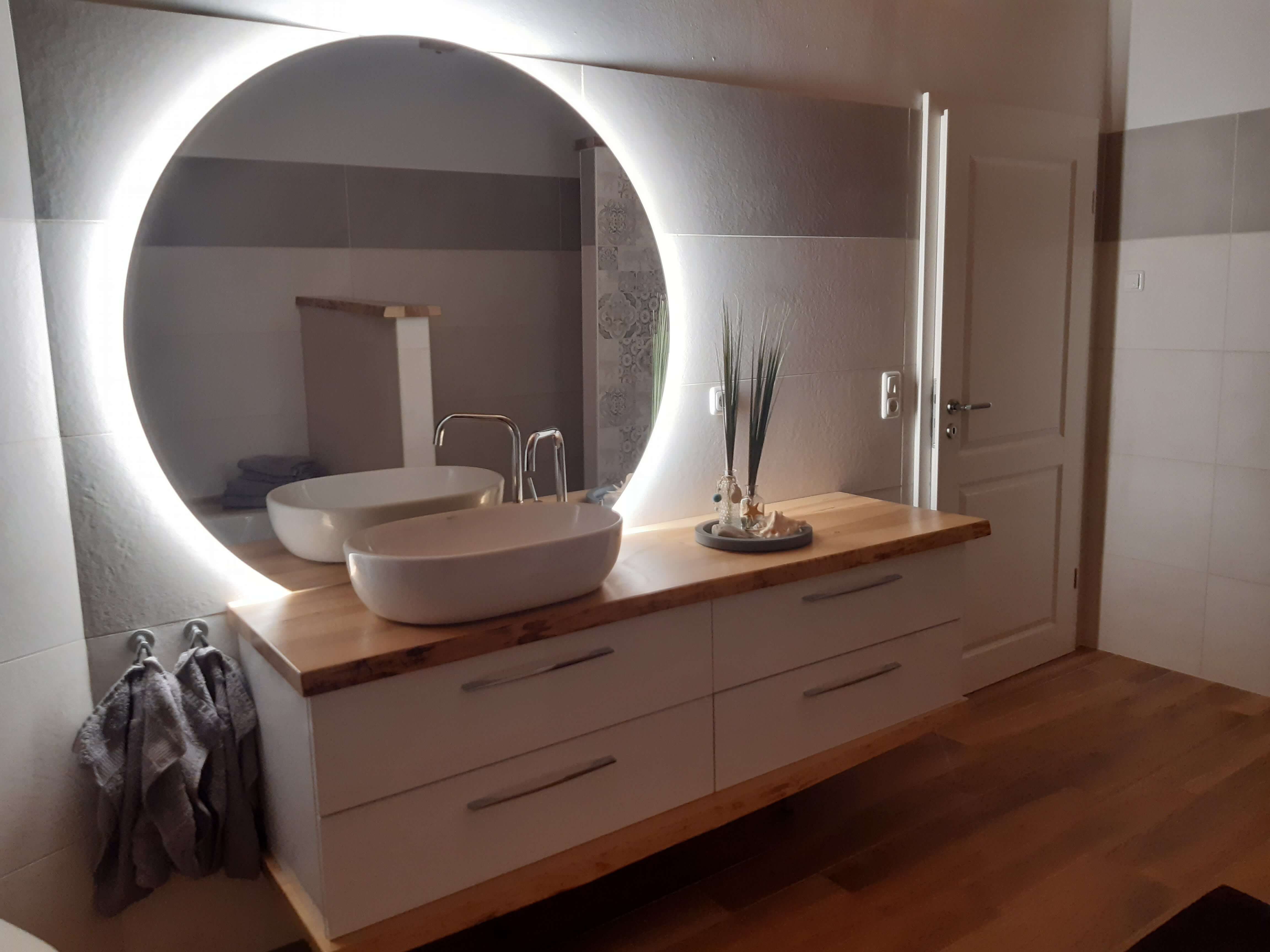 Badspiegel mit LED