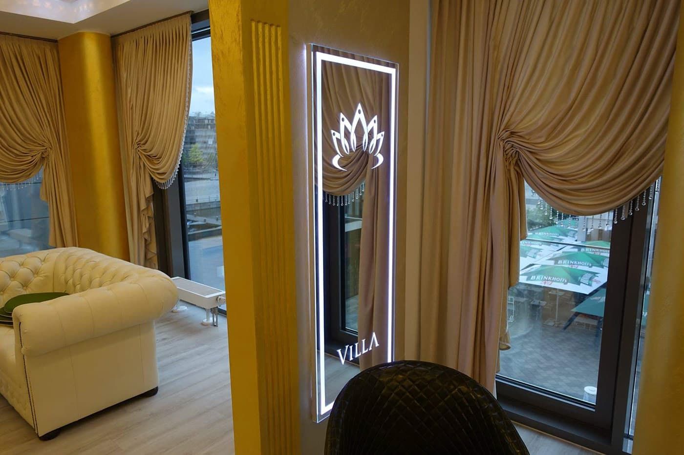 Spiegel mit LED