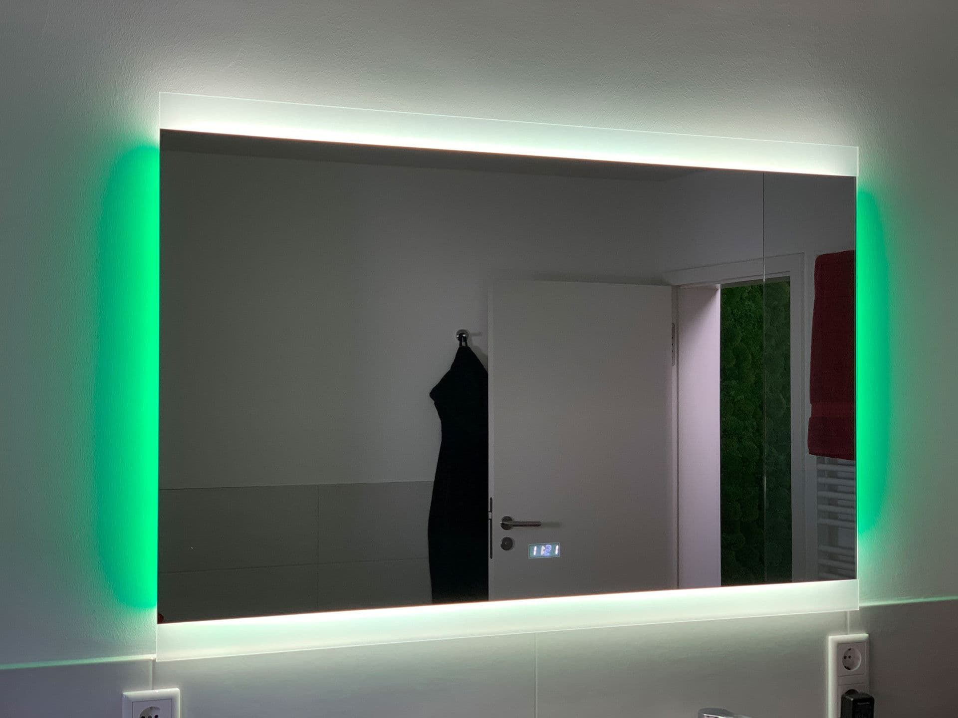 Badspiegel mit Beleuchtung
